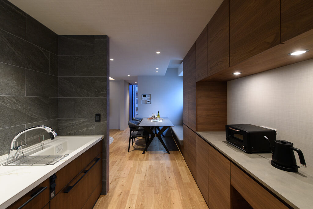 福井
注文住宅
アクセントタイル
セラミックキッチン
造作家具