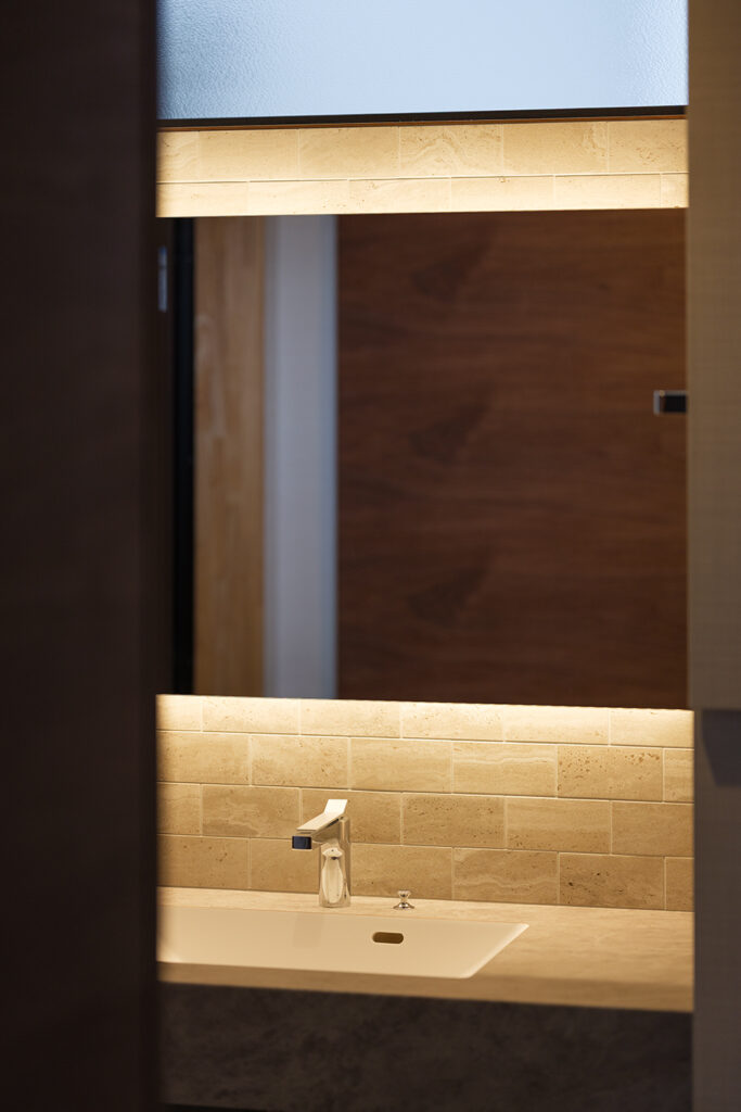 福井 
ホテルライク住宅 
間接照明
造作洗面台