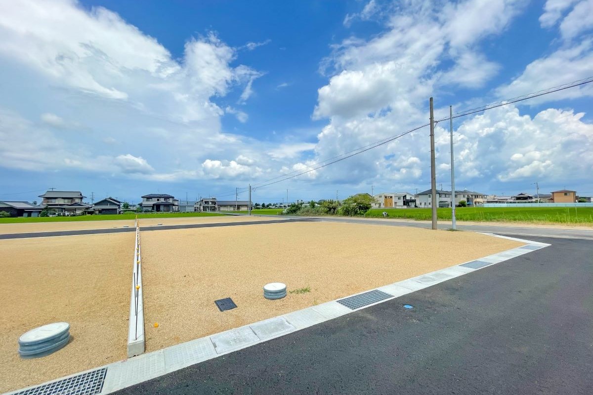 土地条件を活かした中庭のある注文住宅を建てる敷地